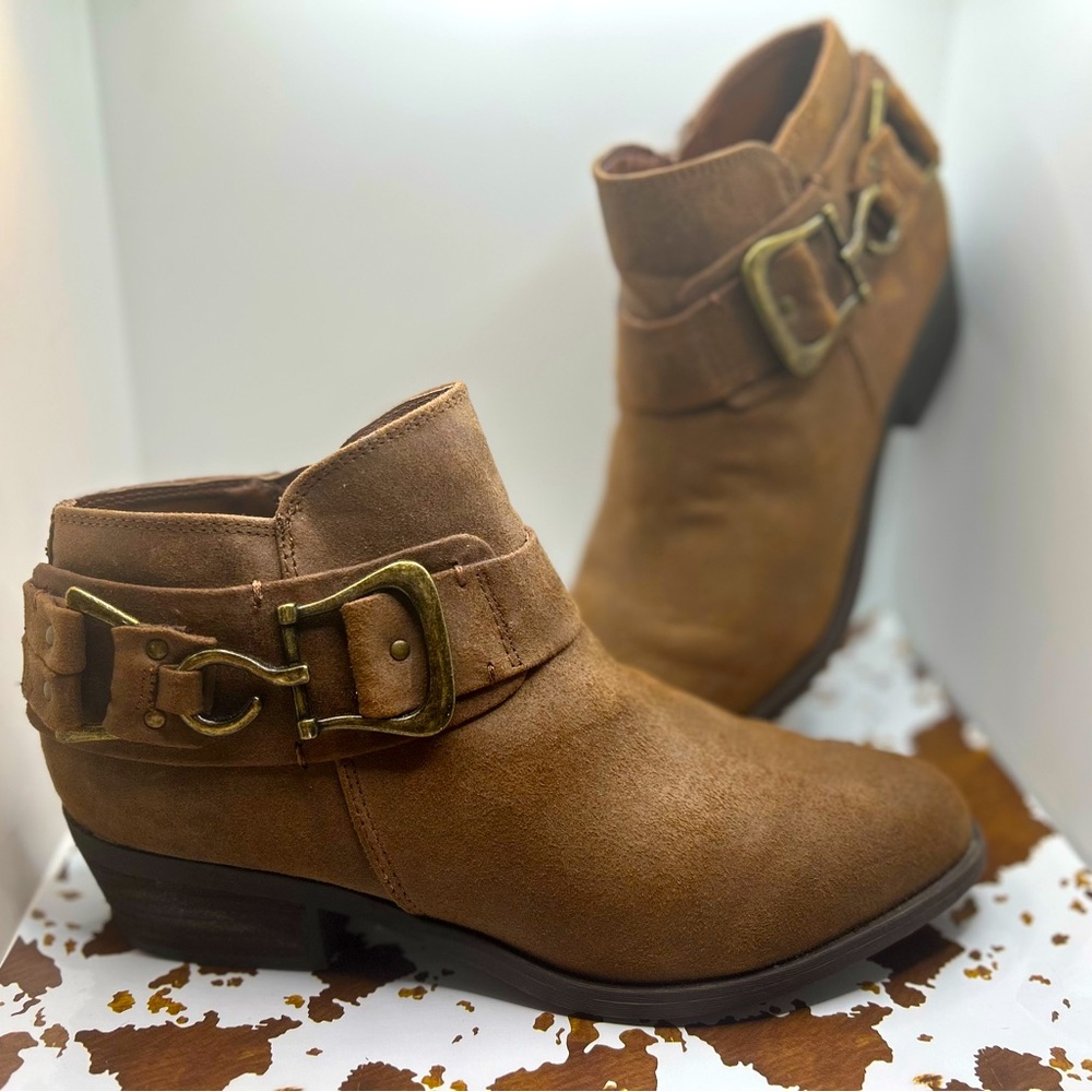 Carlos Santana Mystify Ankle Boots